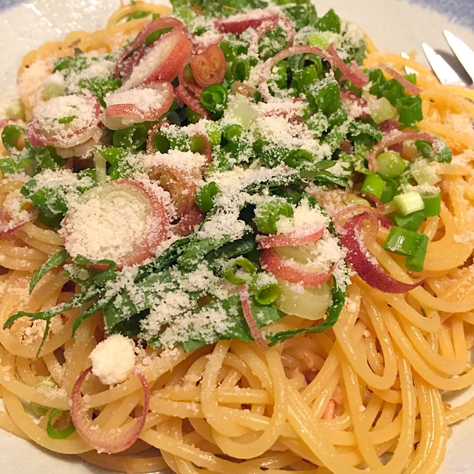 ツナの醤油パスタ、薬味たっぷり|たけのこジョニーさん