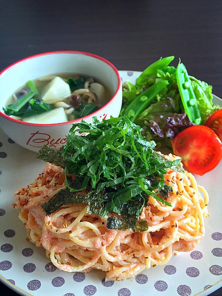 ⭐️明太子ガーリック醤油マヨパスタ
⭐️野菜サラダ 玉ねぎドレッシング
⭐️蕪と小松菜としめじの和風スープ|よっちぃさん