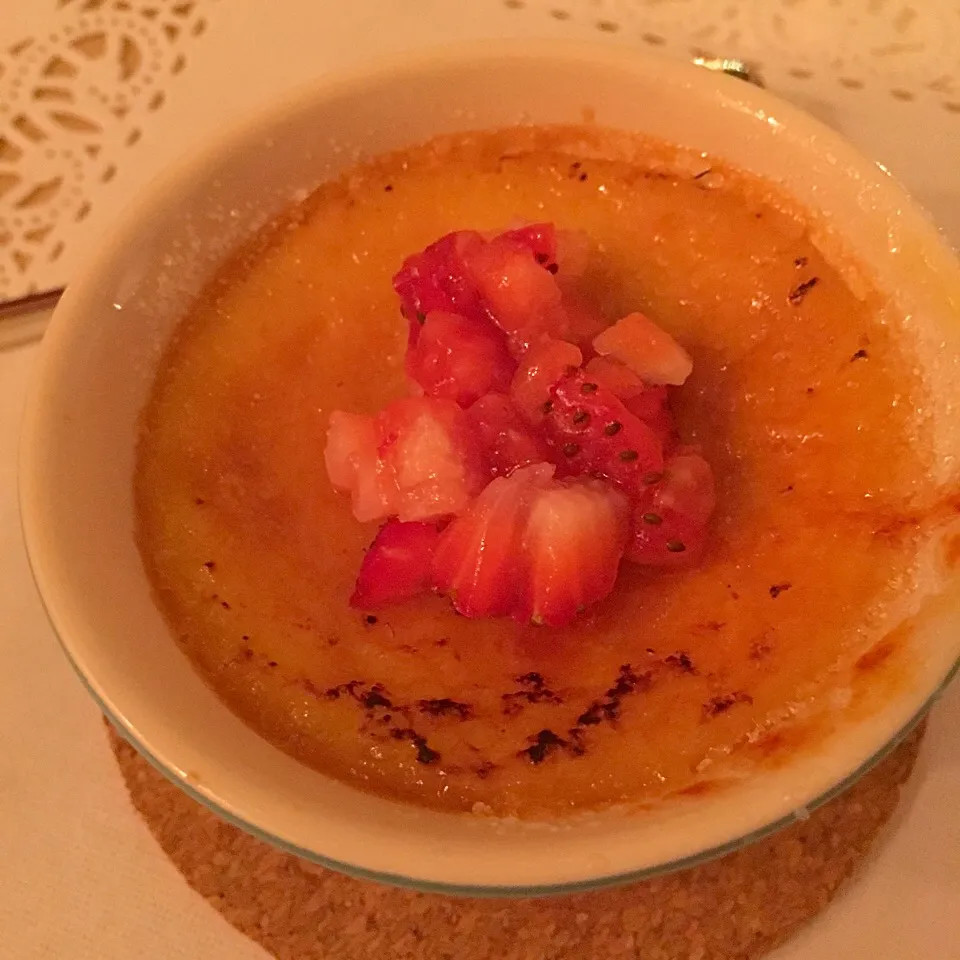 White Chocolate & Basil Creme Brulee|Carin Tayさん