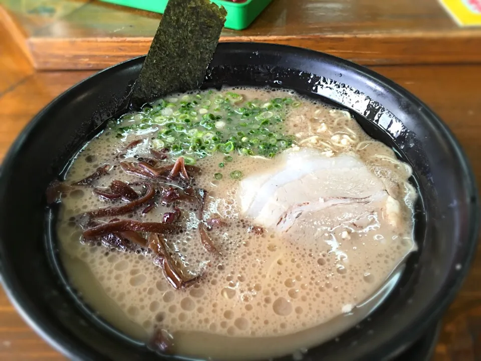 とんこつラーメン|Yas Nakさん