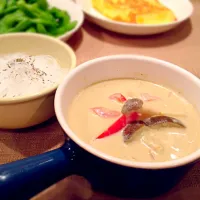 春雨をつけ麺風に。豆乳とめんつゆで作ったグリーンカレー味のスープヌードル🌟|Emilyさん