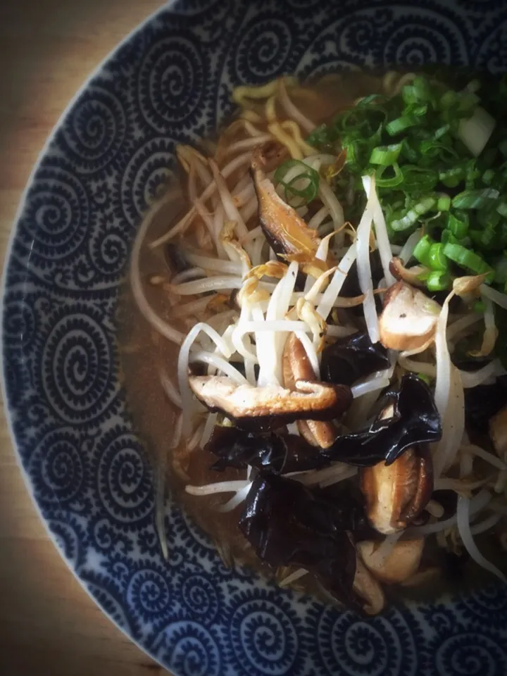 マルちゃん正麺 味噌味
もやし 椎茸 生キクラゲ の炒め物|りささん