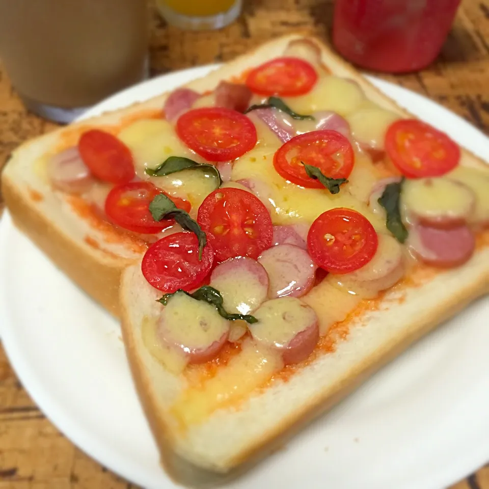 モニターでいただいたコンテチーズでピザトースト🍞|にょんにいさん