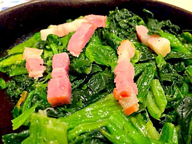 ほうれん草ベーコン炒め物 - Spinach & bacon stir fry😋✨|Liezlさん