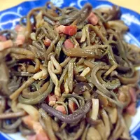 ぜんまいとベーコンとしめじの炒め煮。茶色い感じが田舎ちっく（笑）|Sayuri Takaoさん