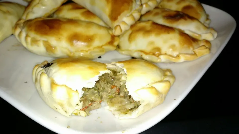 Empanadas argentinas de carne cortada a cuchillo @|Nora Laura Lezcano Galvezさん