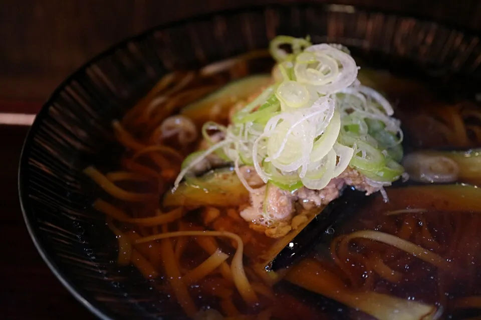 揚げ茄子そぼろ蕎麦|マハロ菊池さん