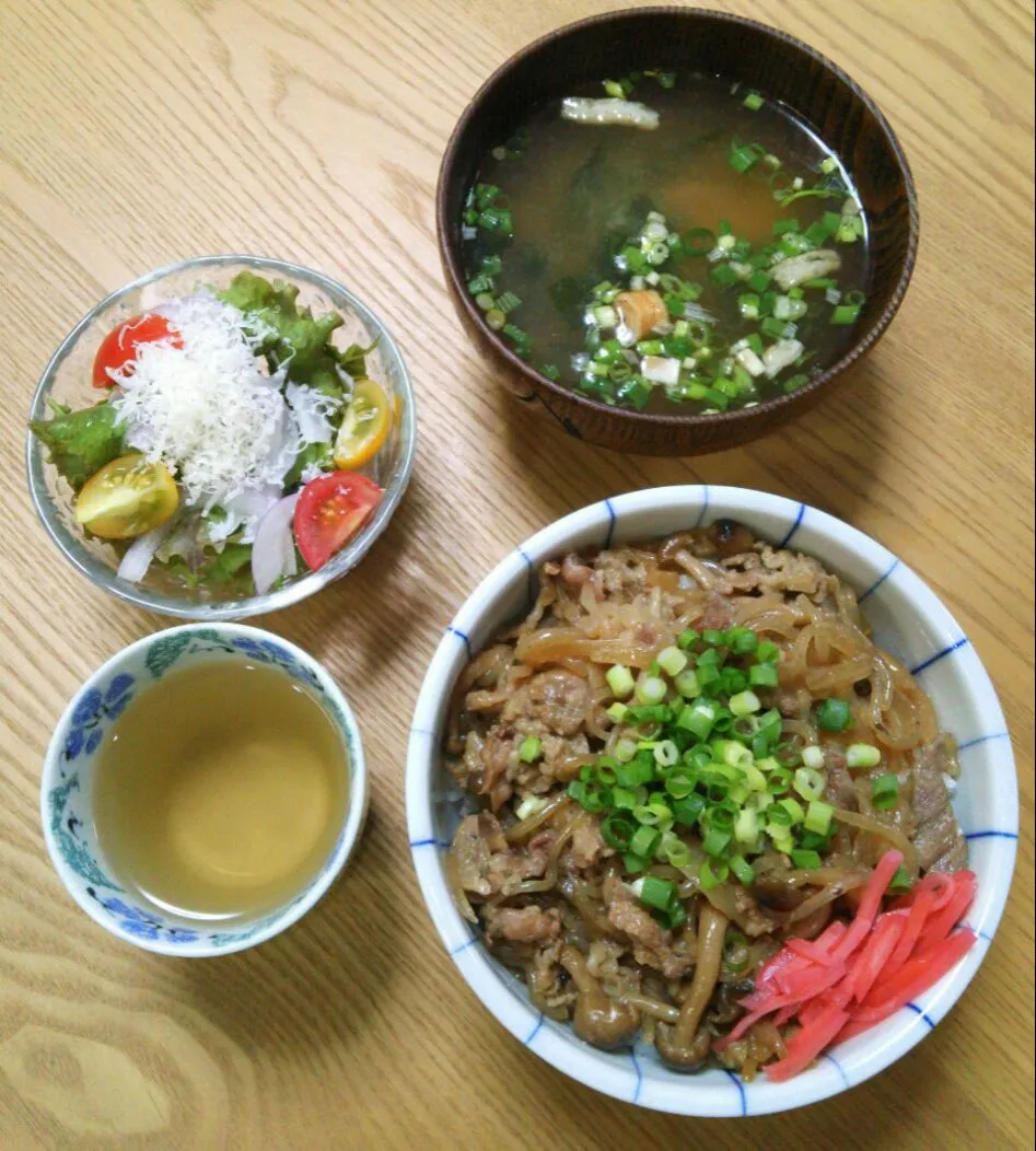 『コンテチーズシュレッドサラダ＆牛丼＆シンプルにお茶』#コンテとドリンク！|seri-chanさん