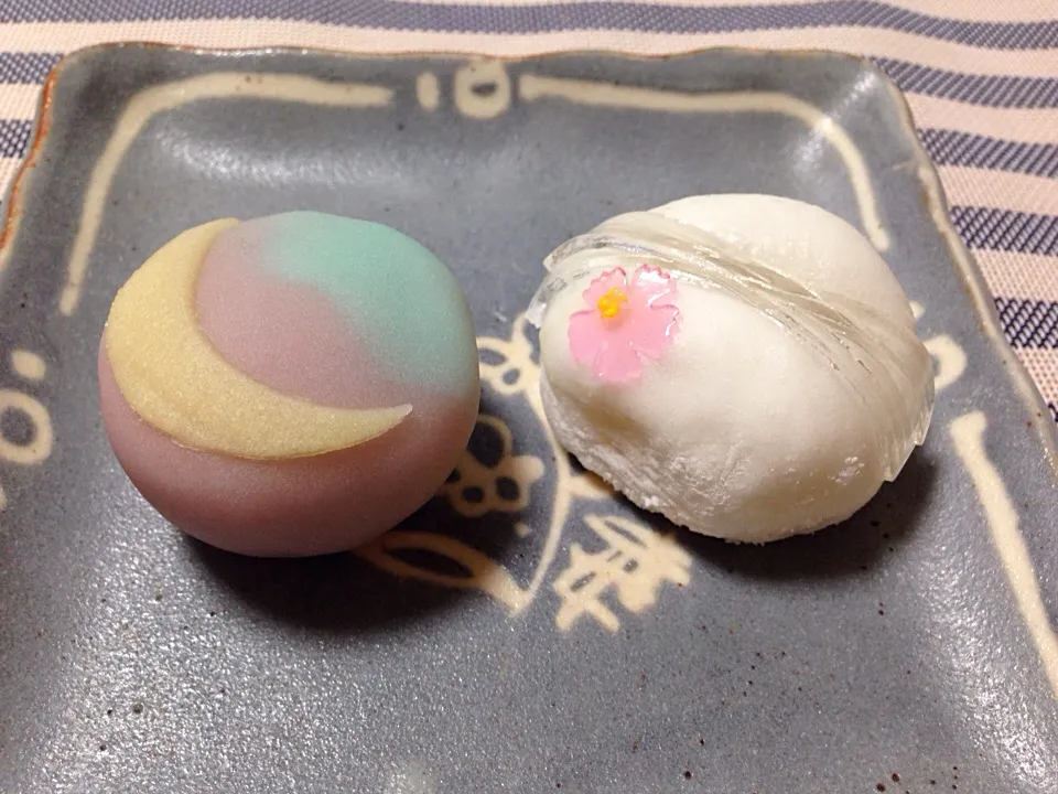 Snapdishの料理写真:上生菓子
下弦の月     河原撫子|ちゃみこさん