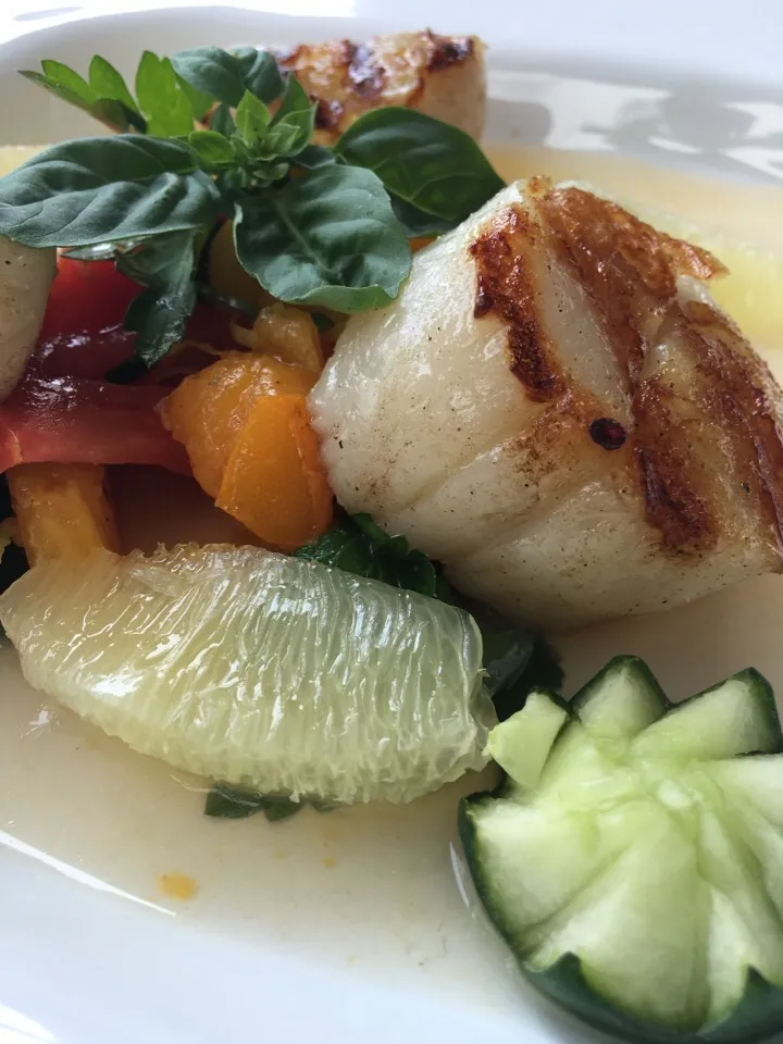 Snapdishの料理写真:Grilled Scallops with Tomato Herb Salad and Tomato Cucumber Water|Christine pavelkaさん