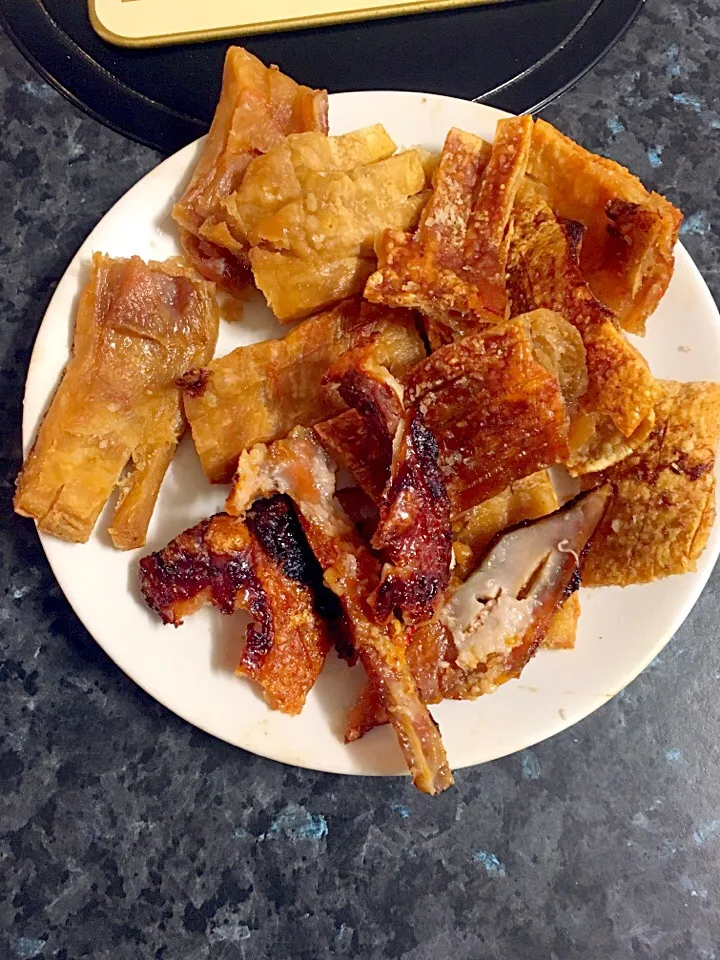 Pork crackling!|luさん