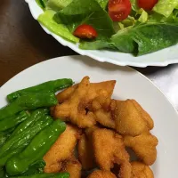 ササミの唐揚げ&シシトウの素揚げ&ロメインレタスとミニトマトのサラダ|荒木真理さん