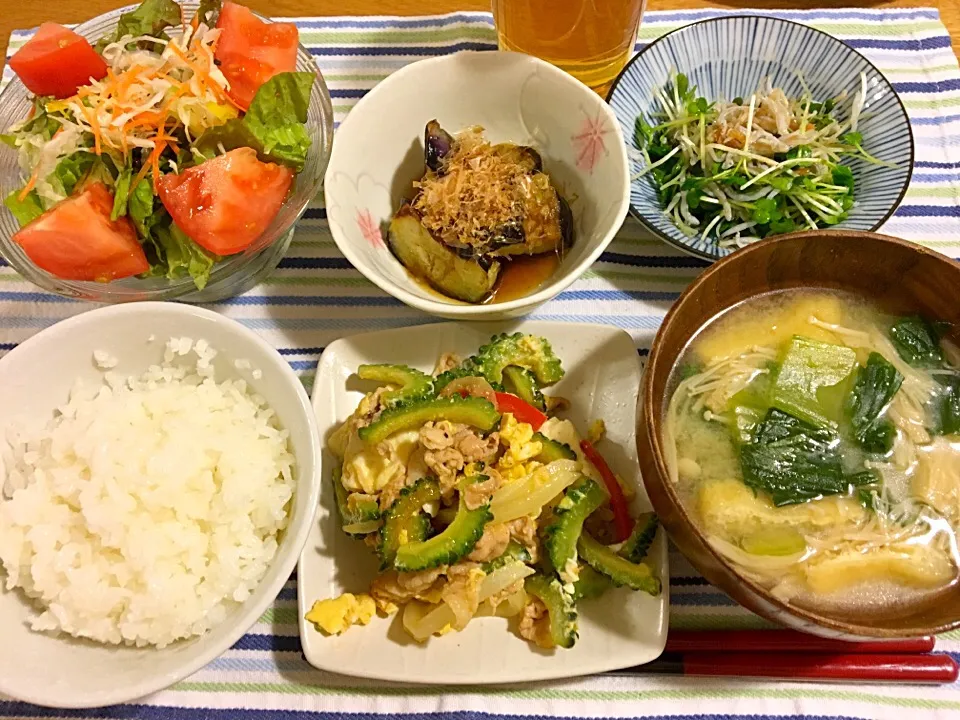 ＊ゴーヤチャンプルー
＊揚げ茄子しょうが醤油
＊しらすとカイワレの梅ポン酢和え
＊サニーレタスのサラダ
＊チンゲン菜とえのきの味噌汁|モケモケさん