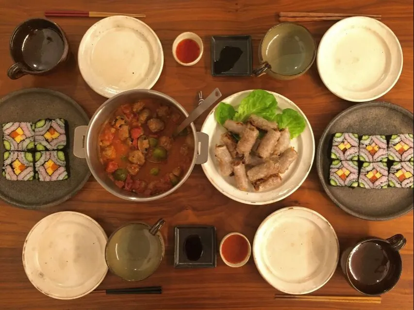 ふかرさんの煮込み照り肉団子、あぶり焼き干し鰯、甘酢漬けオクラ、高野豆腐や梅しばキューなど|Yoshieさん