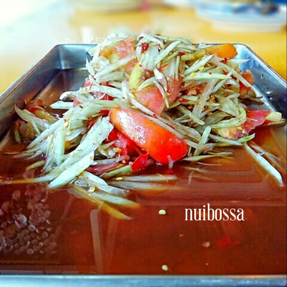 "ส้มตำเส้นสับน้ำดำๆนัวๆ"😋👍

 #อาหารไทยแซ่บสุดติ่ง😁😁💚💛 #|nuibossa fb.Nui Bossaさん