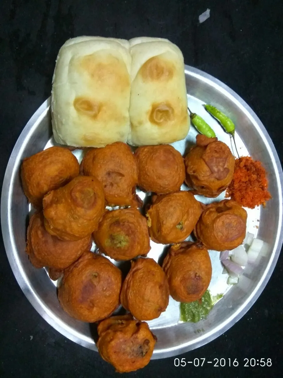 Snapdishの料理写真:potato wada with chutney|v.m.m.さん