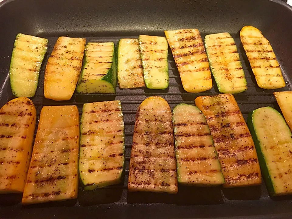 Pan grilled Zucchini & Yellow Squash|🌺IAnneさん