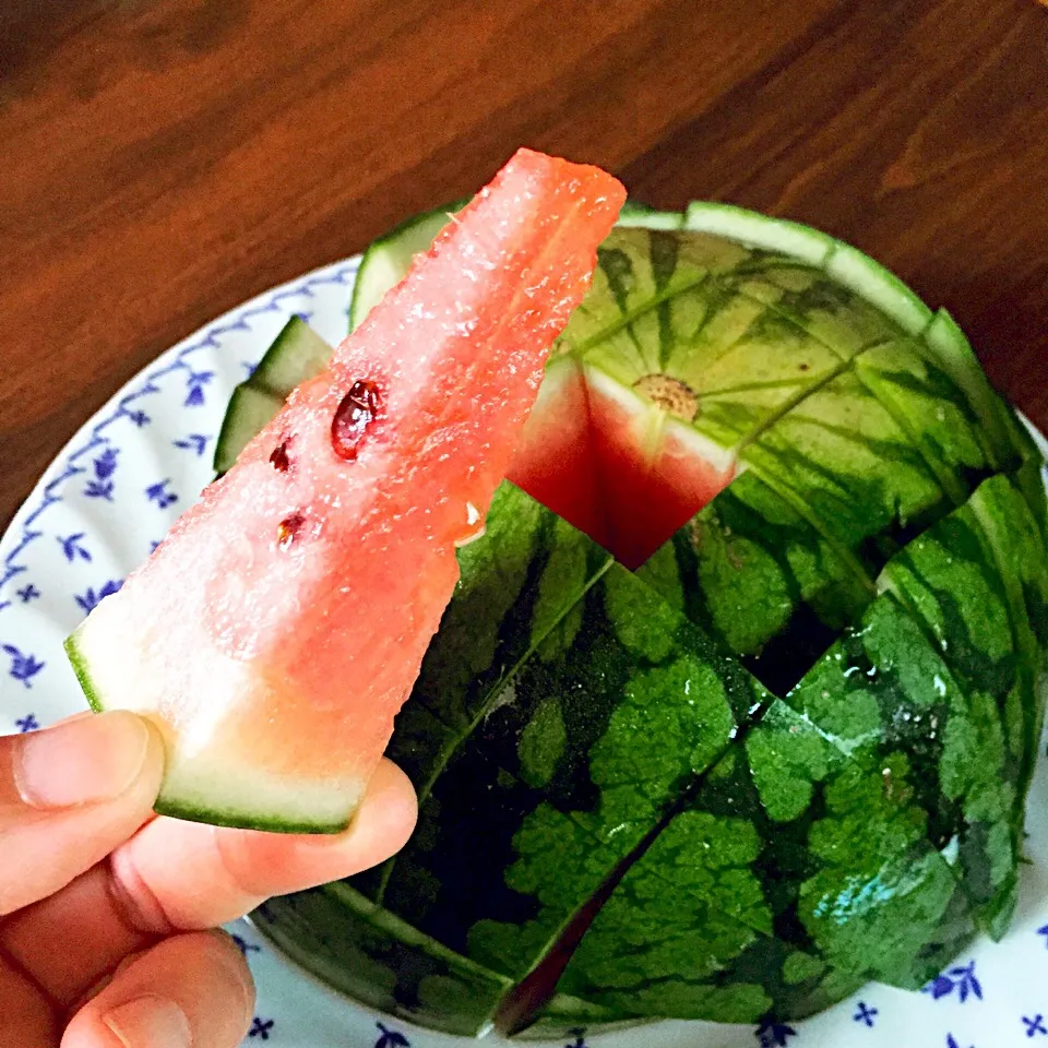 食べやすい🍉の切り方|mari miyabeさん