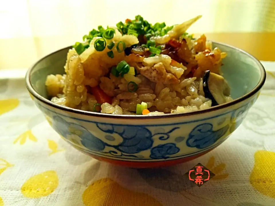 Snapdishの料理写真:さくちんの豚肉とゴボウの炊き込みご飯⭐️|真希さん