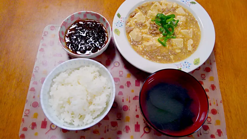 Snapdishの料理写真:7月２日　麻婆豆腐　もずく　わかめスープ|いもこ。さん