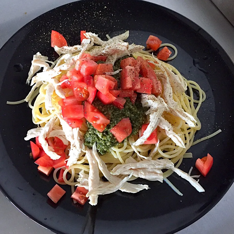 Snapdishの料理写真:大葉ジェノベーゼソースでパスタ✨|りこでりこさん