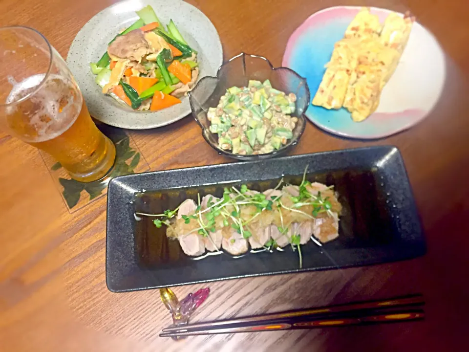 酒飲みの晩御飯①マグロおろしポン酢　②アボカド納豆マヨわさび　③桜えびのだし巻き　④豚と小松菜と人参とおあげ煮|呑兵衛料理家 おねこさん