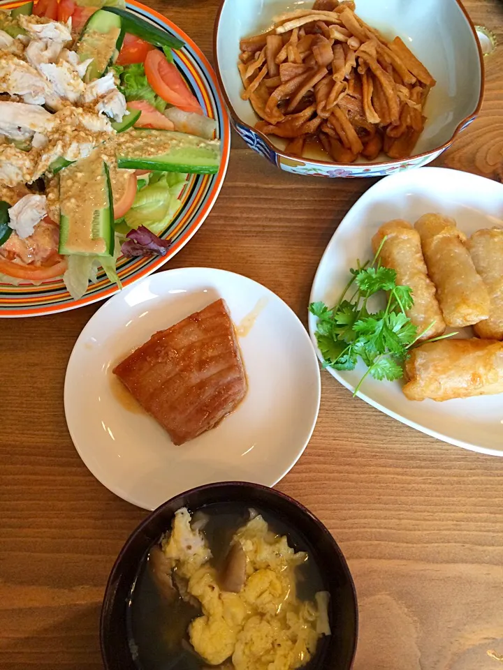 棒棒鶏サラダ
マグロの照り焼き
揚げ春巻き
切り干し大根|Tomomiさん