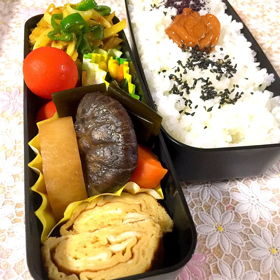 🐾🐾今日のお弁当(＊'͜' )⋆*
豚肉とピーマンと玉葱を塩と
カレー粉で🍀🍀🍀|putamamaさん