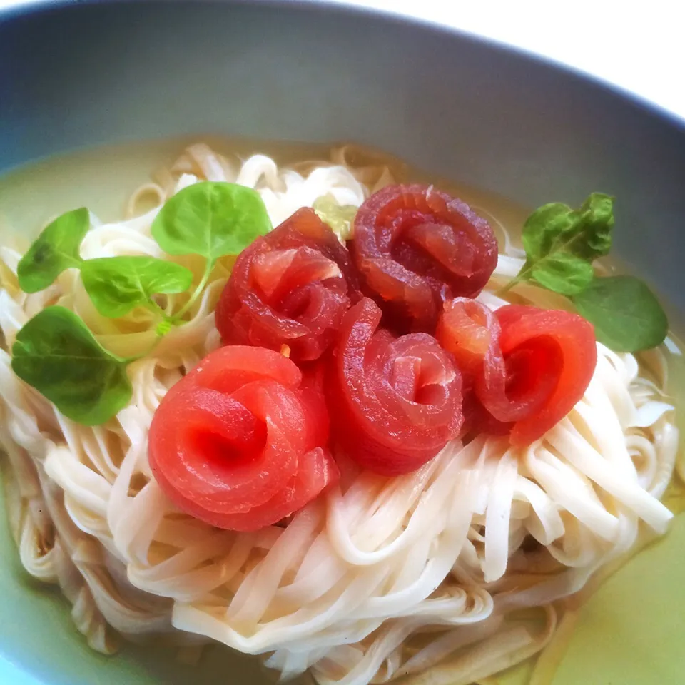 薔薇まぐろ素麺 白だしつゆ|sakiさん