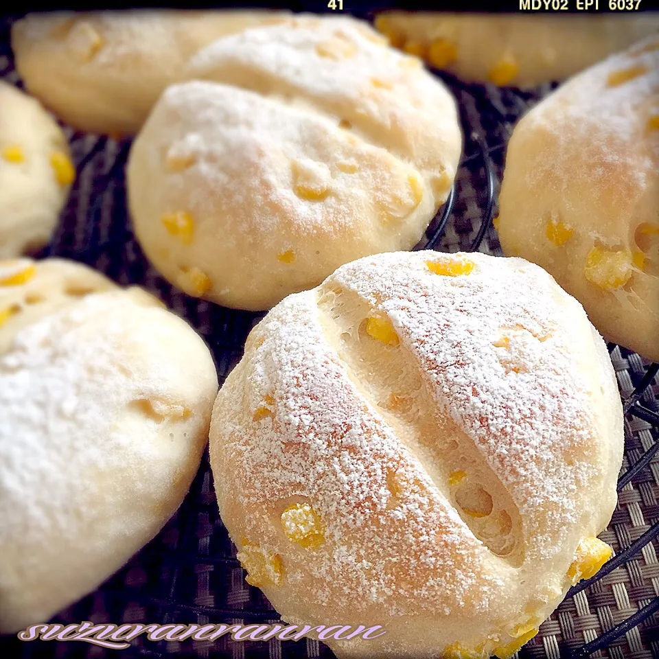 パン焼きネコさんの料理 旬のとうもろこしで❤コーンパン♬*゜|すずらんさん