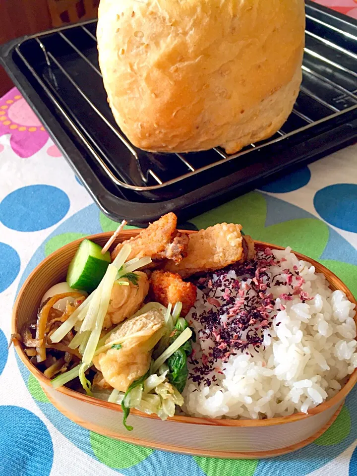 朝焼き胡麻食パンと今日のお弁当(*´﹃｀*)|さくたえさん