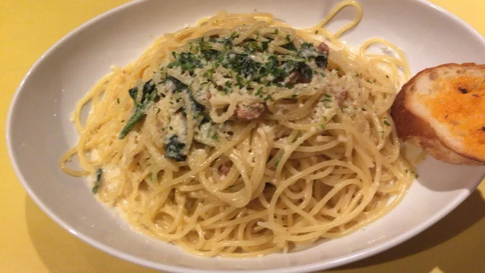 鶏そぼろとほうれん草のパスタ|おっちさん