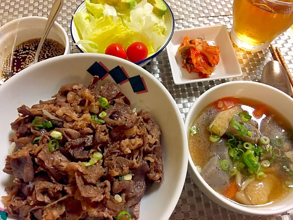 今日は焼肉丼とけんちん汁(^o^)|えりえいたさん