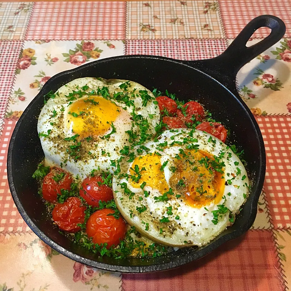 ロッジのスキレットdeジャガマヨたまご🍳|＊ゆみしぼり＊さん