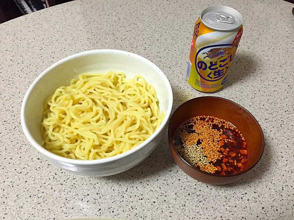 夏の夜にぴったり
ピリ辛つけ麺|しょーまさん