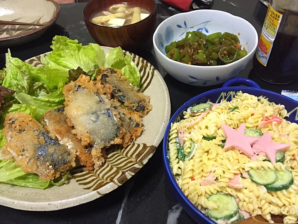 7月7日晩ご飯。アジフライ、マカロニサラダ、万願寺とうがらし、お味噌汁|あやさん