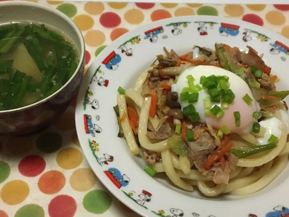 焼うどん・ニラとくずし豆腐の中華スープ|美也子さん