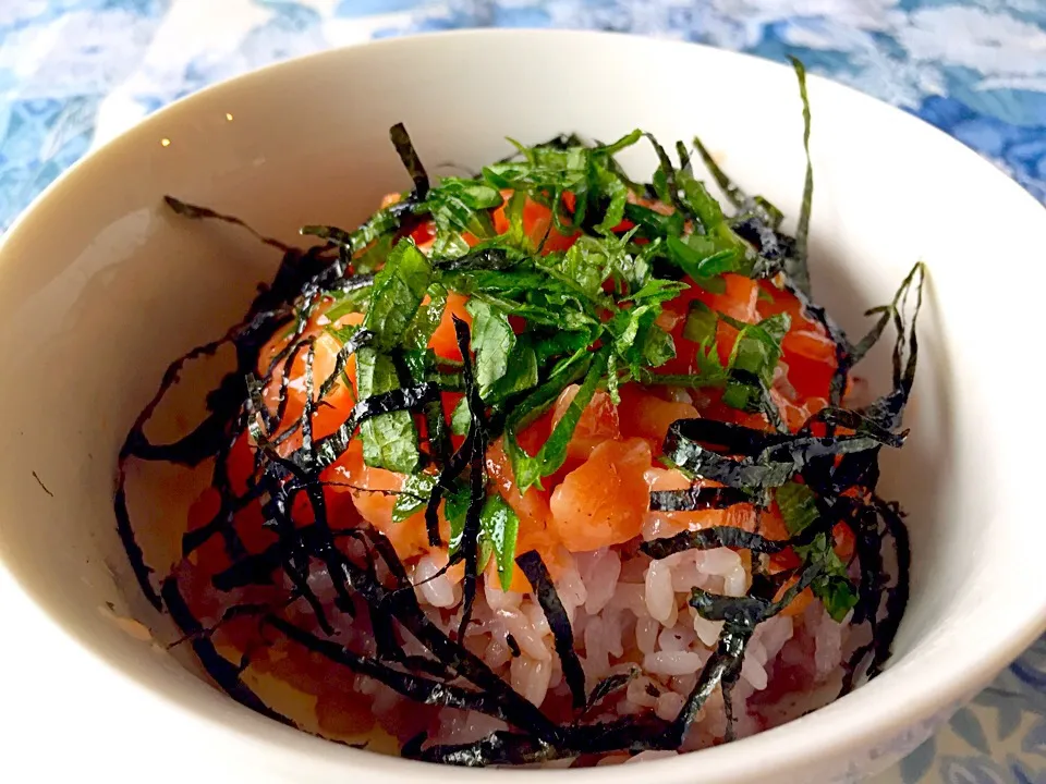 朝ごはん サーモンたたき丼|Ayuさん