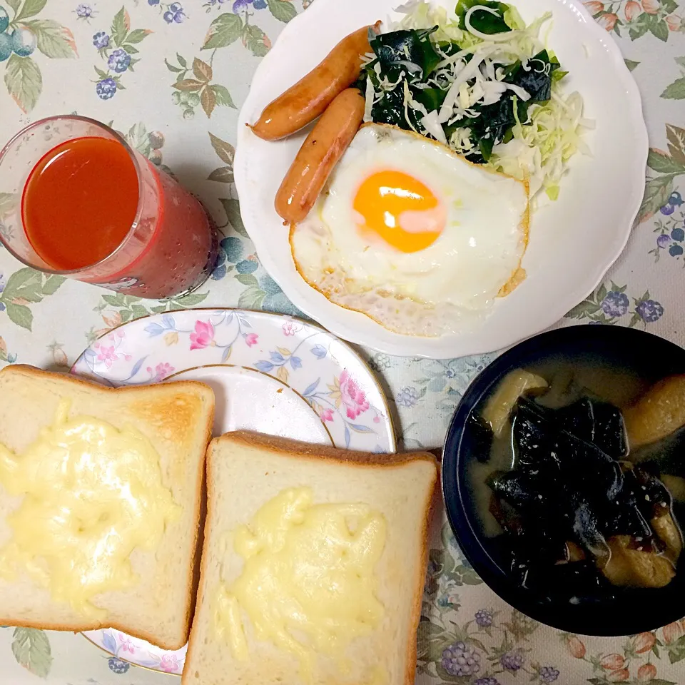 今日の朝食ですー(^O^)／

頂きますー🌞🌝🙏✨😘|UNFORGIVENさん