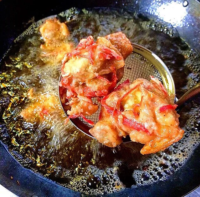 Snapdishの料理写真:紅カラ！鶏の紅生姜唐揚げ by ガク魁‼︎男飯 Japanese style fried chicken|ガク魁‼︎男飯さん