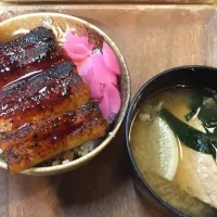 Snapdishの料理写真:新宿で、鰻丼！|🌟 ゆみねぇ 🌟さん