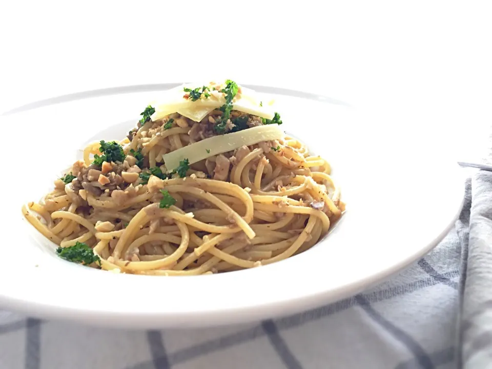 Creamy "MAITAKE" mushroom pasta 舞茸どっさりクリームパスタ 白ワインで|mayumiさん