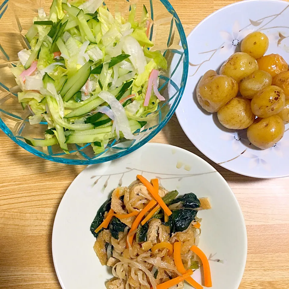 サラダ
じゃがいも甘辛煮
残り野菜で煮物|あきえさん