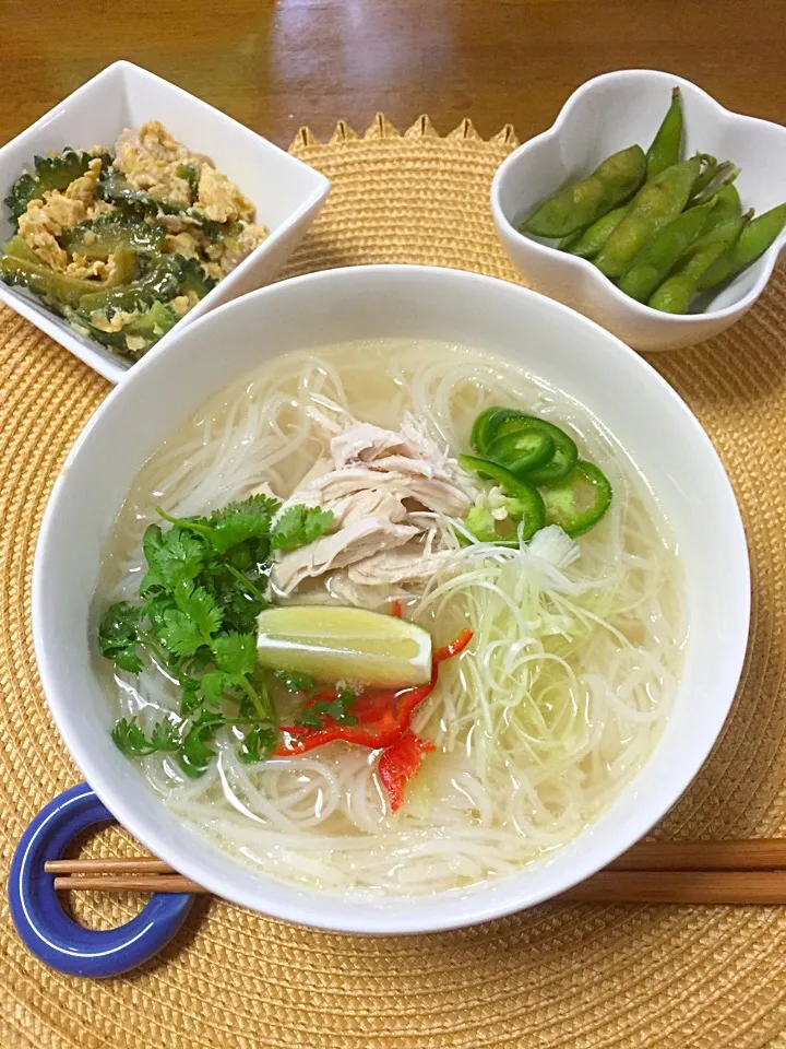 今日はタイ料理

タイの汁ピーフン
ゴーヤチャンプル
枝豆|simoneさん