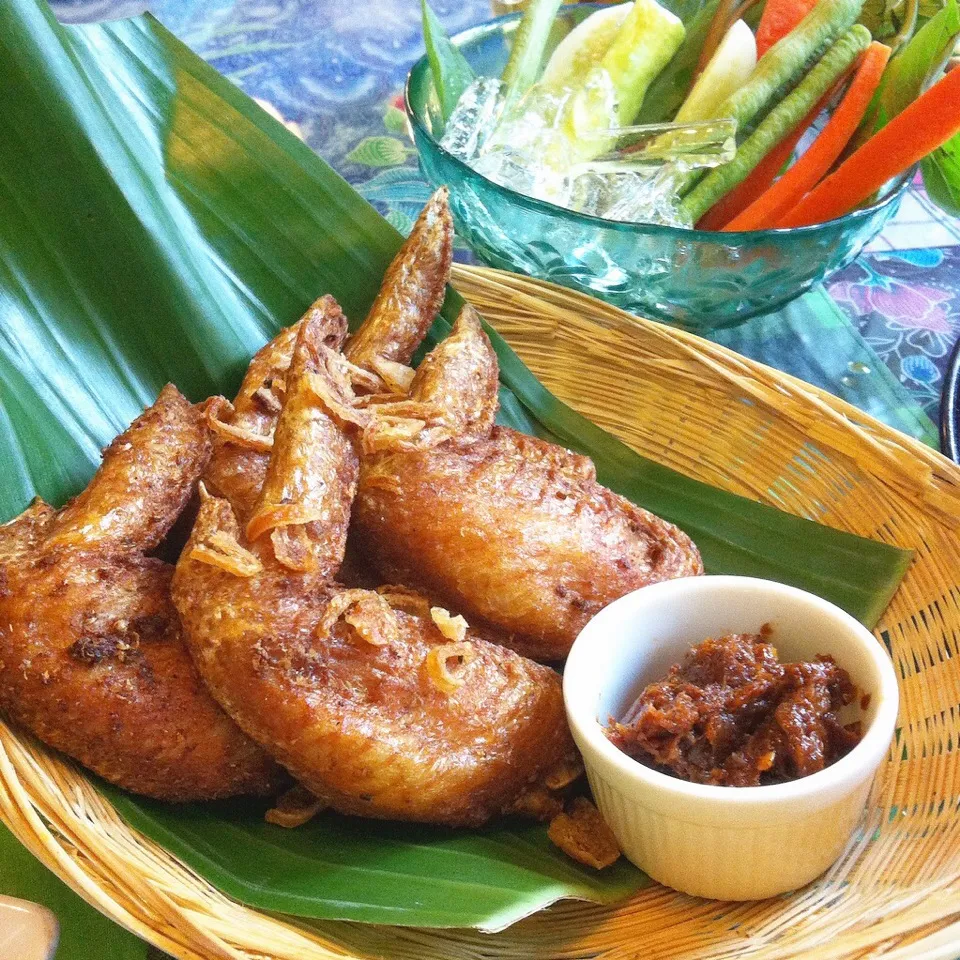 Thai fried chicken #eatinthai|Eat in Thaiさん