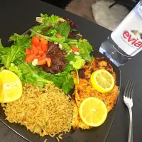 Snapdishの料理写真:Lemon pepper chicken, brown rice and side salad|amandaさん