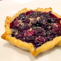 Snapdishの料理写真:Blueberry galette|Mikiさん