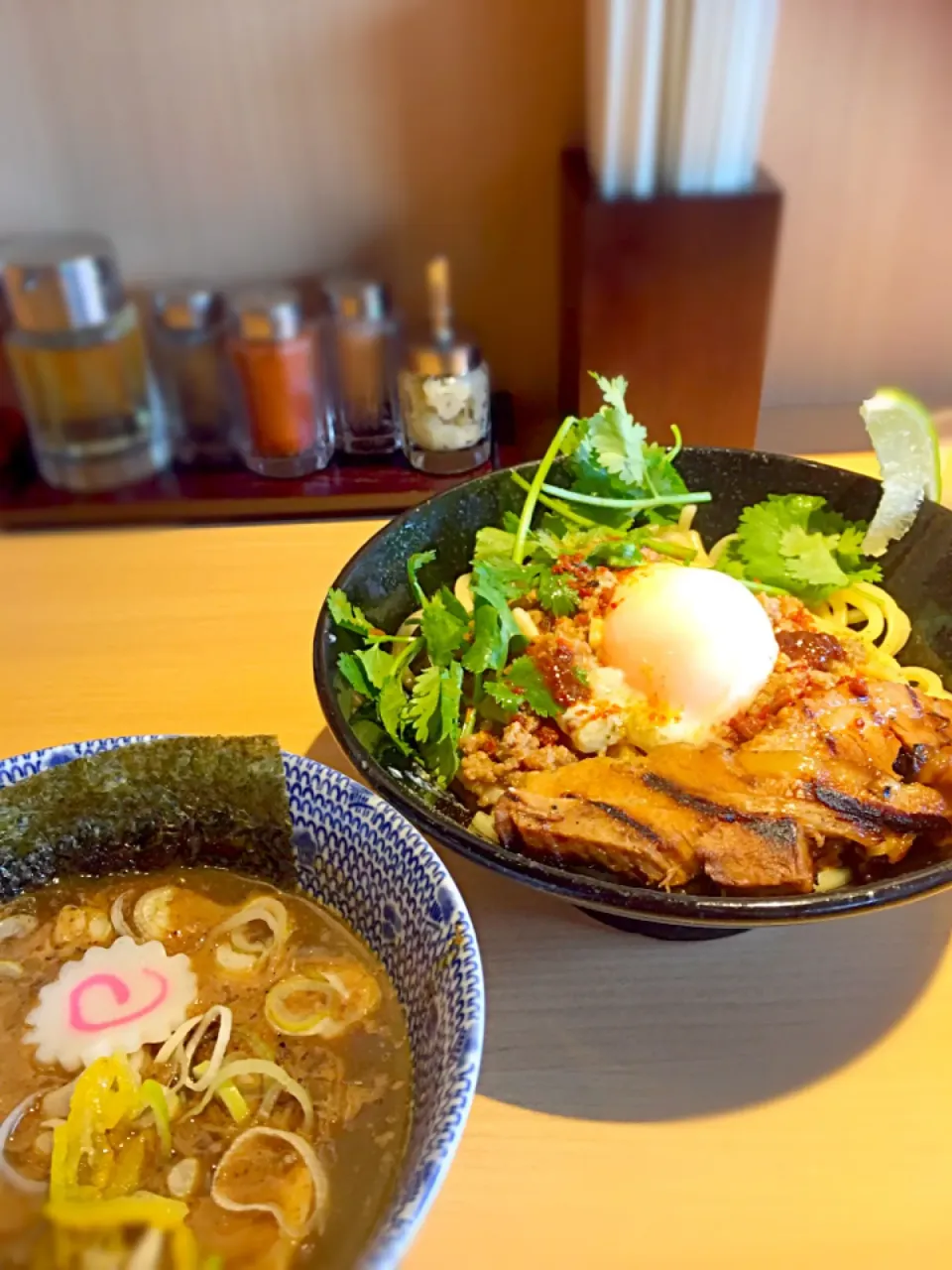 Snapdishの料理写真:頑者、限定 パクチーつけ麺|くぅ♪さん