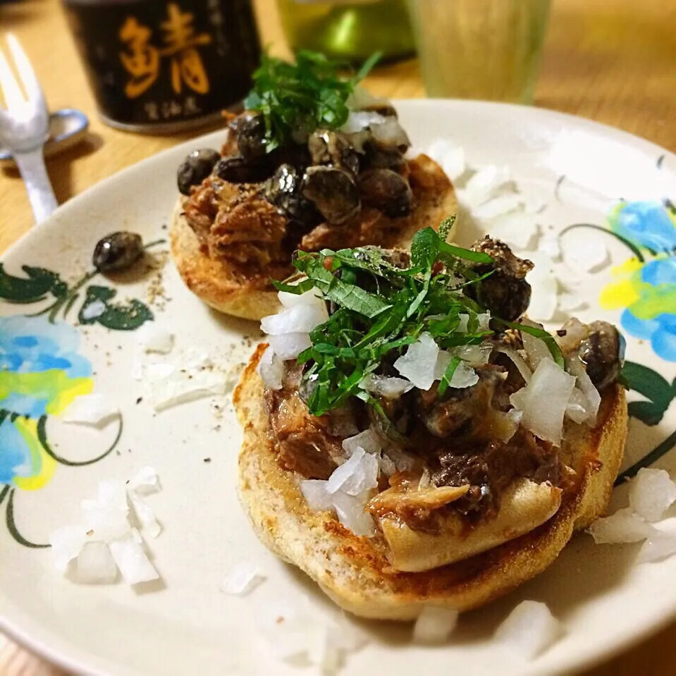 まコーさんの‘サバサラ’ と黒豆納豆のマフィンサンド／Open-faced Mackerel Sandwich with Natto|angiee♡さん