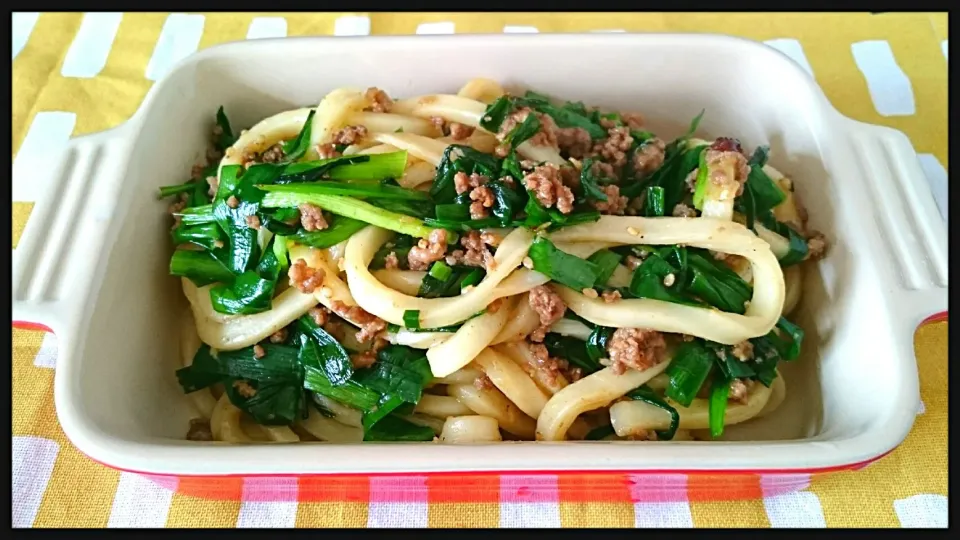 ニラそぼろリメイク☆焼きうどん|misaさん